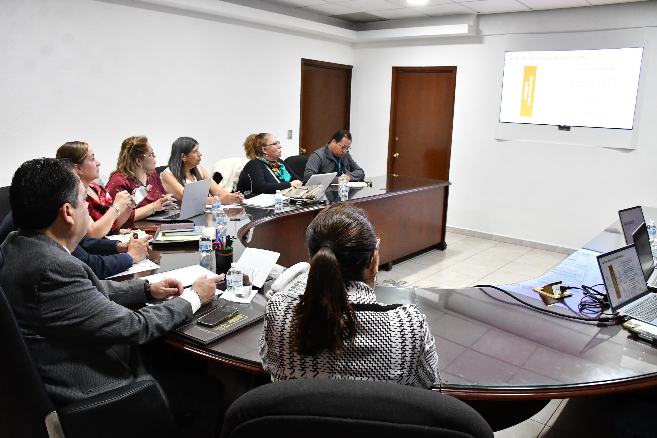 Reunión de trabajo con las Secretarías de Asuntos de Enfermería y Capacitación y Productividad 